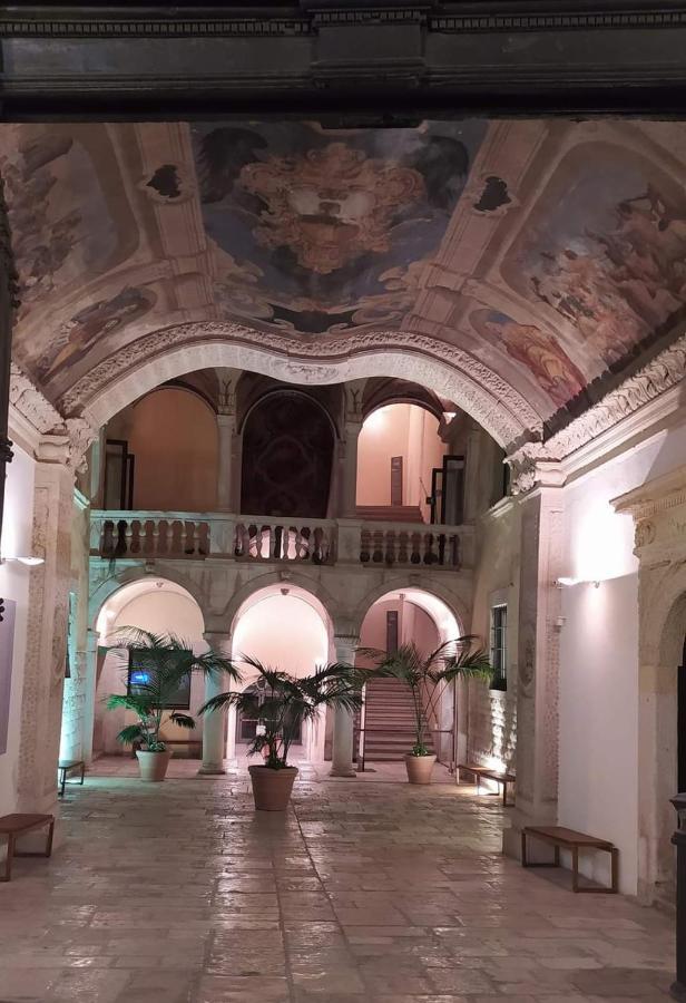 Casa Belvedere - Centro Storico Barletta Buitenkant foto